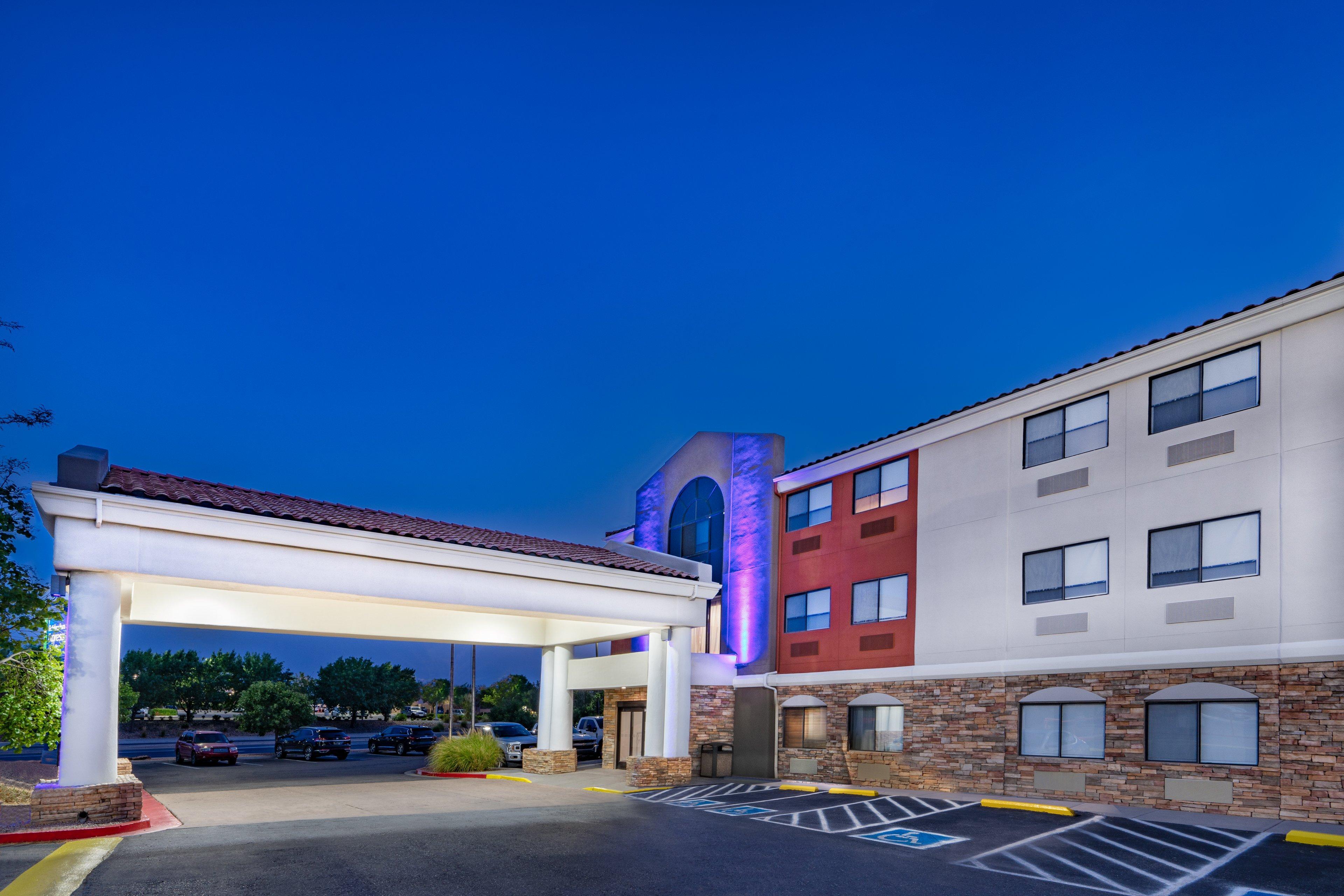Holiday Inn Express Hotel & Suites Albuquerque - North Balloon Fiesta Park By Ihg Экстерьер фото