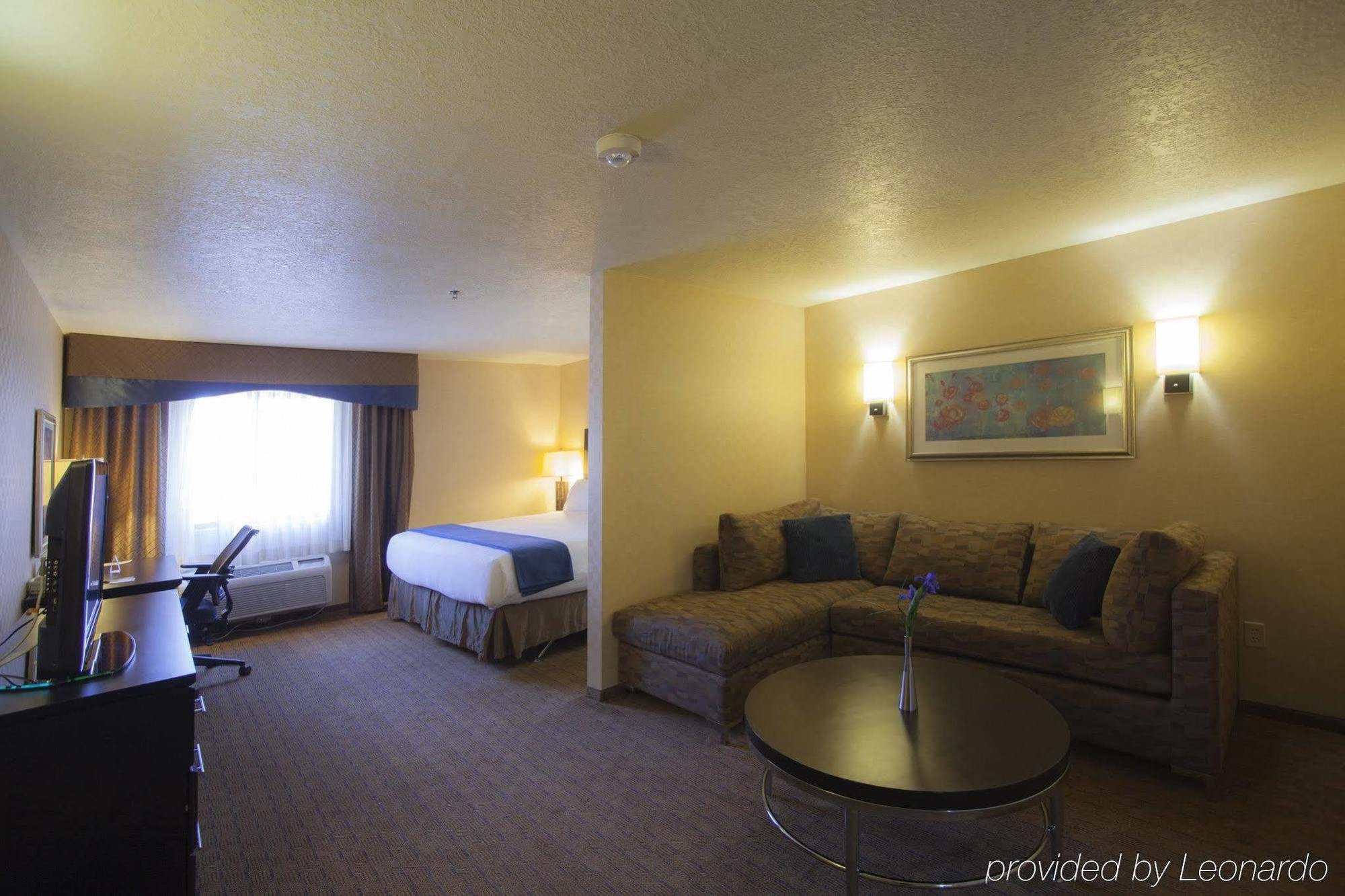 Holiday Inn Express Hotel & Suites Albuquerque - North Balloon Fiesta Park By Ihg Экстерьер фото